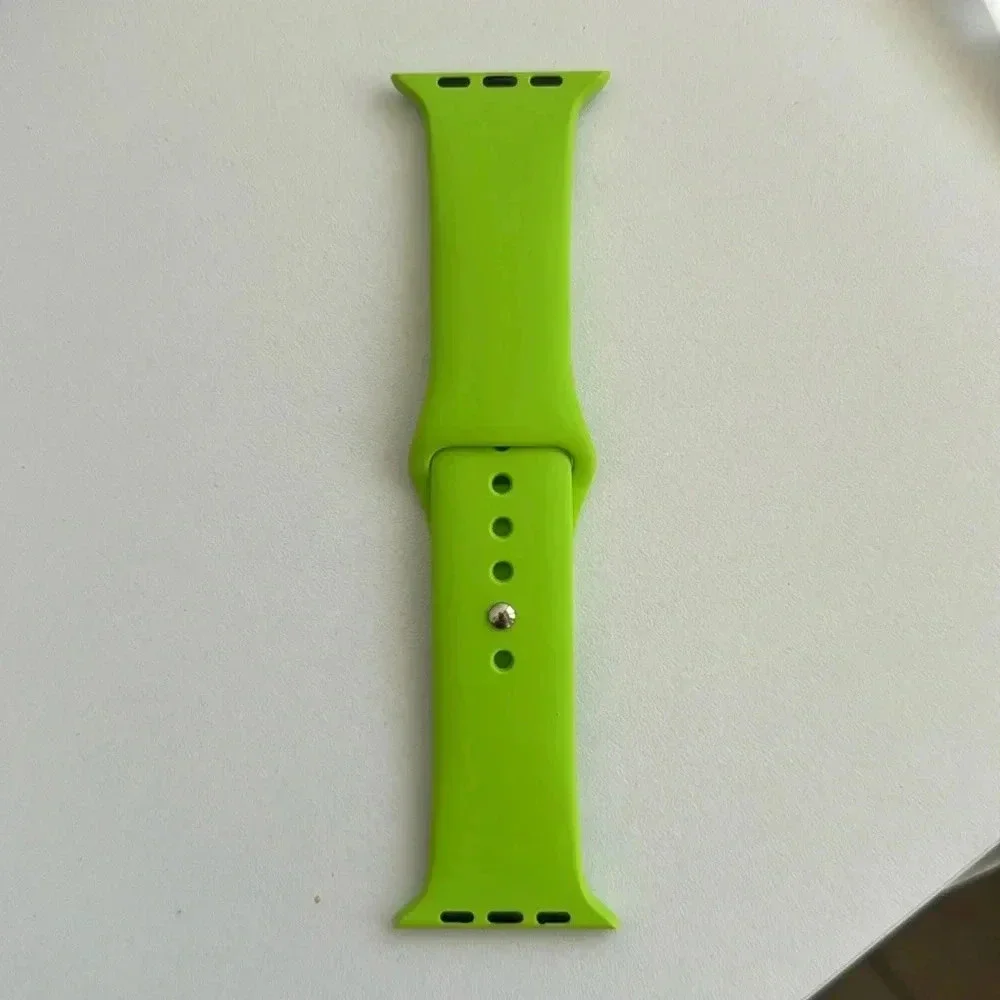 Green Silicone Apple Watch Band 42/44mm - Picture 1 of 2